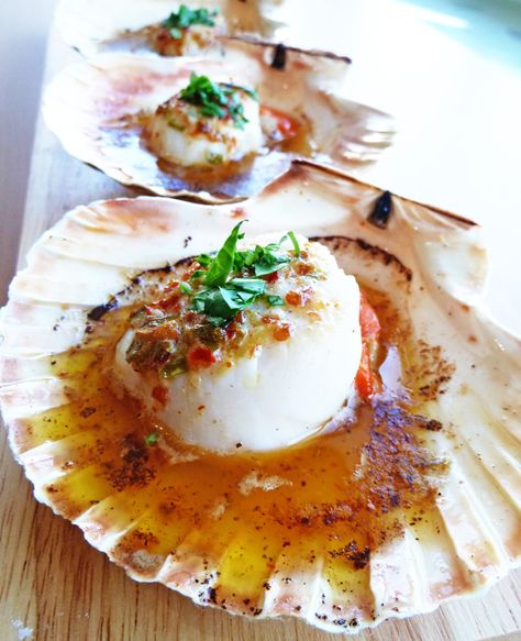 Chilli Butter Scallops LinsFood Butter Scallops Recipe, Scallops In Shell, Classic Christmas Recipes, Butter Scallops, Scallops Recipe, Jelly Shots, Warm Salad, Stuffed Shells Recipe, Scallop Recipes