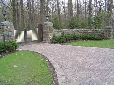 Our French Inspired Home: Brick and Cobblestone Paver Driveways vs. Crushed Stone Driveways: Which is your Favorite? French Home Design, Granite Driveway, Brick Paver Driveway, Driveway Entrance Landscaping, Cobblestone Pavers, French Style Home, Cobblestone Driveway, Brick Driveway, French Inspired Home