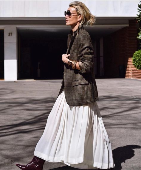 Patrizia Casarini, Aw 2024, Practical Style, Mode Zara, Casual Chique, Long White Dress, Casual Work Outfit, Looks Street Style, Autumn Vibes