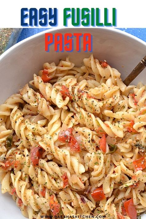 Pasta For Party, Pasta Without Cheese, Fusilli Pasta Recipes, Pasta Recipes Without Cheese, Tomato Garlic Pasta, Fusilli Pasta Recipe, Fusilli Recipes, Pasta Recipes For Kids, Meals Without Meat