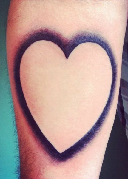 Would look neat in a different color with no black outline. Negative Space Heart Tattoo, Heart Outline Tattoo, Practice Sketches, Black Heart Tattoos, Tattooed People, Outline Tattoo, Beer Holder, Tattoo People, Amazing Body