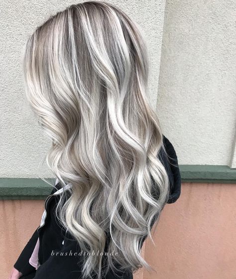 Dimensional ash blonde Dimensional Ash Blonde, Light Ash Blonde Hair, Balayage Hair Ash, Mama Hair, Haircut 2022, Poodle Cuts, Ash Blonde Hair Colour, Balayage Blond, Silver Blonde Hair