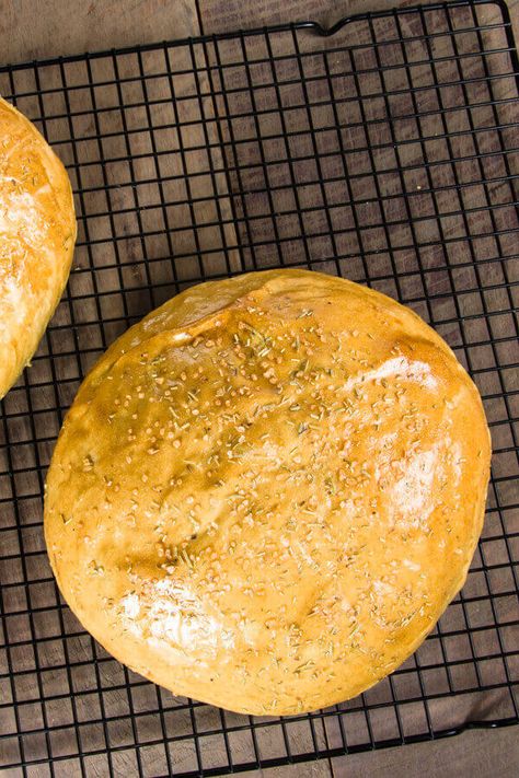 Bonefish Grill Bread Recipe, Macaroni Grill Rosemary Bread, Macaroni Grill Bread, Grilled Bread Recipes, Rosemary Bread Recipe, Grill Bread, Macaroni Grill Recipes, Macaroni Grill, Cat Bread