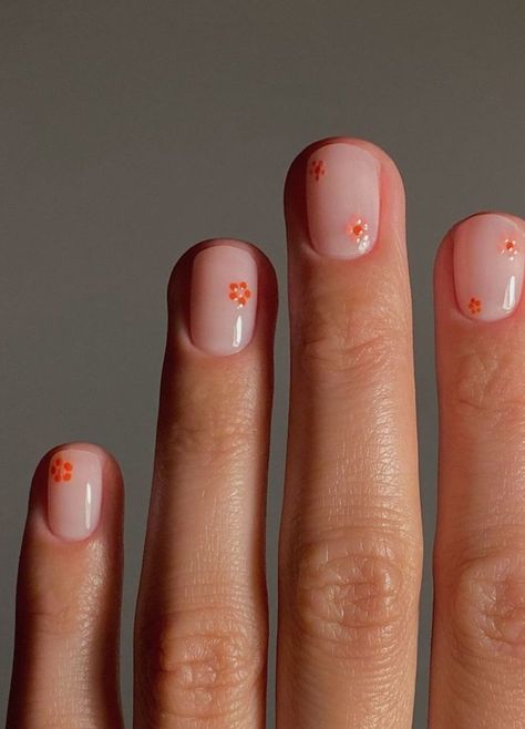 30 Fun Nail Art Ideas | The Everygirl Short Nails Flowers Nailart, Flower Nail Accent, Minimalist Short Nail Design, Subtle Summer Nails Short, Micro Nail Art, Mexico Nails Vacations The Beach, Subtle Flower Nails, Minimalist Nail Art Designs Simple, Simple Nail Designs Diy