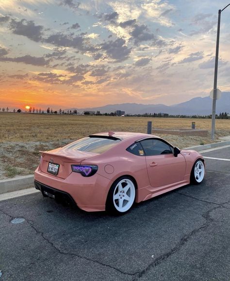 Pink Toyota Corolla, Aesthetic Car Exterior, Pink Old Car, Pink Mercedes, Pink Bmw, Pink Car Interior, Pink Ferrari, Pink Lamborghini, Pink Cars