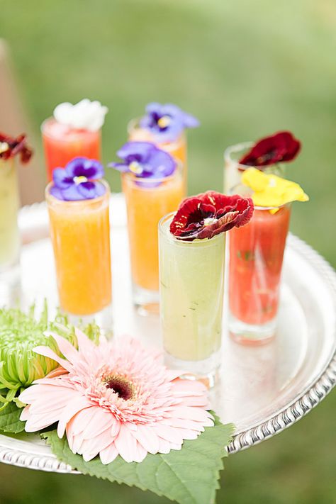 Pina Colada Recipe, Perfect Picnic, Pretty Drinks, Tea Party Garden, Summer Soiree, Wedding Drink, Summer Entertaining, Wedding Cocktails, Edible Flowers