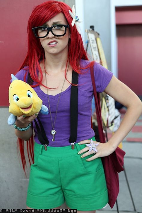 Hipster Disney Princesses -- Ariel (Halloween costume idea) here you go vicki Hipster Princess Costume, Detailed Cosplay, Hipster Disney Princess, Hipster Ariel, Ariel Halloween, Ariel Halloween Costume, Hipster Disney, Ariel Costume, Ariel Costumes