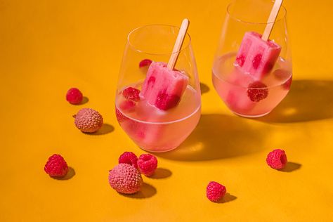 kombinacija boja Summer Sorbet Aesthetic, Summer Popsicles Aesthetic, Litchi Aesthetic, Rose Popsicles, Popsicle Photoshoot, Lychee Aesthetic, Popsicle Aesthetic, Summer Fruit Aesthetic, Lychee Soda