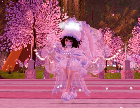 High End Designer Fashion Royale High, Beautiful Avatar, Rh Concepts, High End Designer Fashion, Royals High, Rh Outfits, Pretty Journals, Melody Hello Kitty, Aesthetic Roblox Royale High Outfits