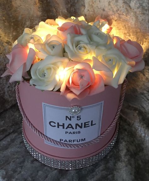 Graduation Money Bouquet, Chanel Inspired Room, Money Rose Bouquet, Chanel Birthday Party, Chanel Birthday, Chanel Flower, Money Rose, Chanel Decor, Luxury Flower Bouquets