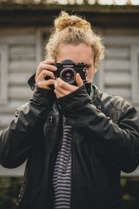 Person Holding Camera Man With Camera, Camera Reference, Job Reference, Camera Drawing, Camera Art, Female Pose Reference, Photography Camera, Photographer Branding, Rustic Cabin