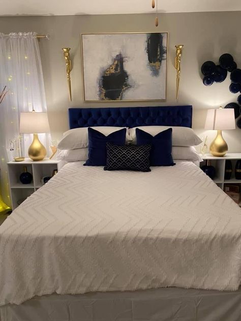 Navy Gray And Gold Bedroom, Gold And Blue Room Decor, Navy And Gold Bedroom Ideas, Navy Blue And Gold Bedroom Ideas, Royal Blue Bedroom Decor, Royal Blue Bedroom Ideas, Glam Rooms, Room Decor Luxury, Grey And Gold Bedroom