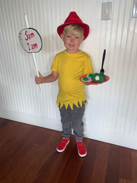 DIY Sam I am costume Sam I Am Costume Diy Kids, Sam I Am Costume Diy, Sam I Am Costume, Dr Suess Characters, Storybook Costumes, Kids Book Character Costumes, Spirit Weeks, Homemade Costumes For Kids, Creative Wear