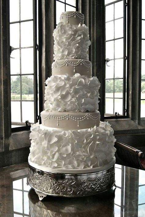 Cakes Beautiful, Colin Cowie Wedding, Diy Napkins, Elegant Wedding Cakes, Wedding Cake Inspiration, Beautiful Wedding Cakes, Gorgeous Cakes, Mod Wedding, Wedding Cake Designs