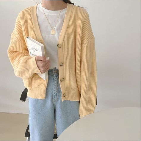 Yellow Cardigan Outfits, Cute Cardigan Outfits, Knit Cardigan Outfit, Outfit Cardigan, Yellow Clothes, Beauty Habits, Yellow Cardigan, Long Sleeve Knitted Cardigan, Yellow Outfit