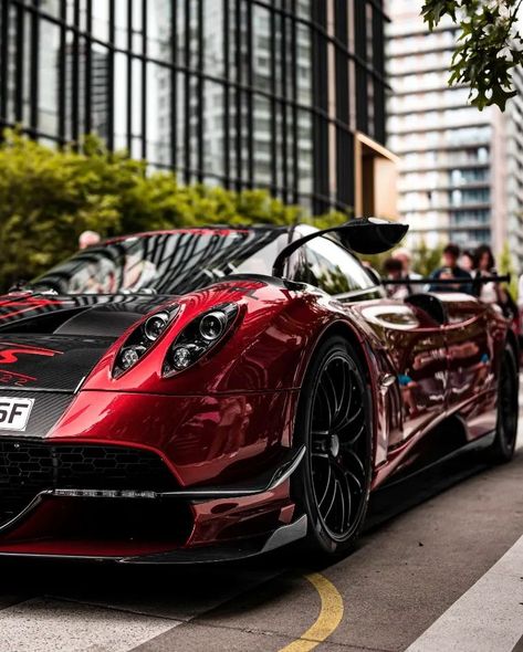 Pagani Huayra BC Roadster is indeed attractive😍 #garagesocial #paganihuayra #auto #photography #luxurycars Pagani Car, Pagani Huayra Bc, Expensive Sports Cars, Road Trip Car, Aesthetic Car, Luxury Car Interior, Pagani Huayra, Super Sport Cars, Cool Sports Cars