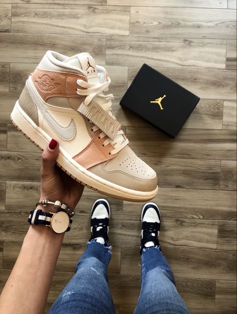 Palm Beach Sandals, Jordan 1 Mid, Jack Rogers, Beach Sandals, Jordan 1, Palm Beach, Milan, Espadrilles, Jordan