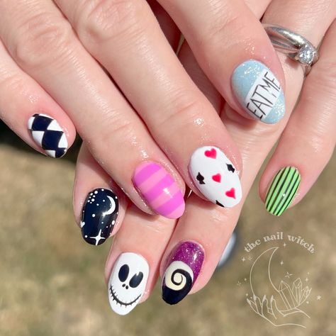 Alice In Wonderland Nails, Disney Nail Designs, Disney Nails, Christmas Nail Designs, Cute Disney, Nightmare Before Christmas, Dyed Hair, Alice In Wonderland, Nail Designs