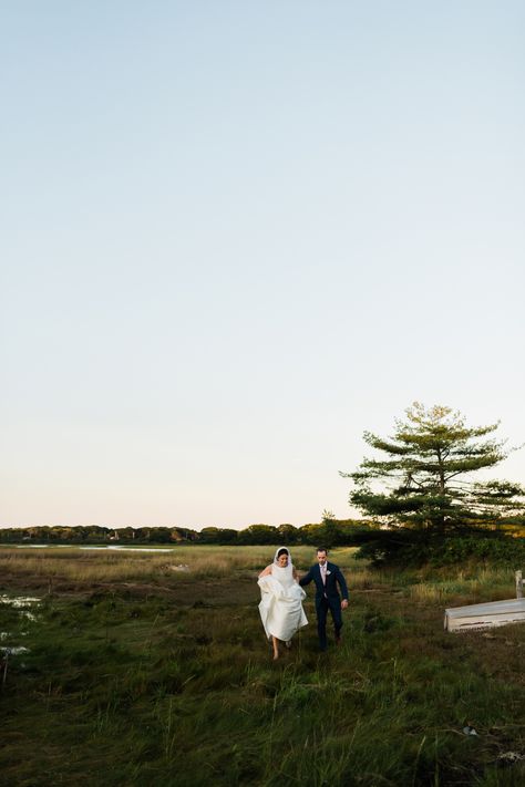 A Coastal Maine Micro Wedding on Gooserocks Beach in Kennebunkport, Maine. Maine Micro Wedding, East Coast Beach Wedding, Maine Coastal Wedding, New England Beach Wedding, Maine Coast Wedding, Pei Wedding, Kennebunkport Wedding, Groom Pics, Nantucket Beach