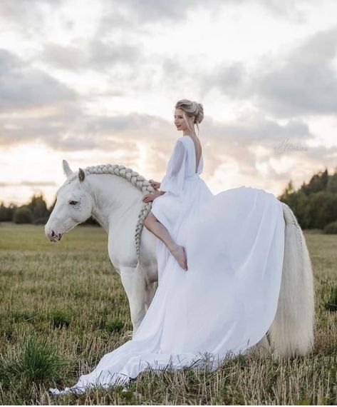 Princess Riding Horse Aesthetic, Horse Photoshoot Aesthetic, Big Dress Horse Photoshoot, White Horse Photoshoot, Flowy Dress Photoshoot With Horse, Horse And Dress Photography, White Horse Aesthetic, Reference Couple Drawing, Drawing Reference Couple