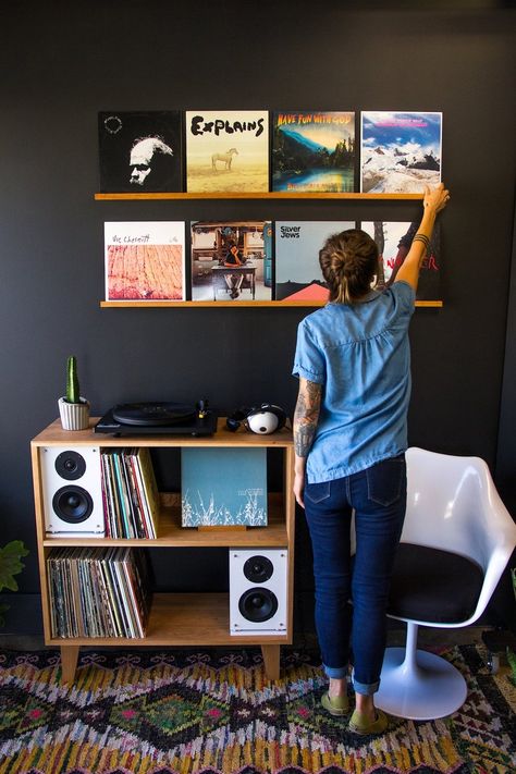 A fancy floating ledge so they can display all of their favorite tunes in the most aesthetically pleasing way possible. Choose between six stain finishes and one of five materials: walnut, oak, cherry, clear maple, and whitewash on maple. 32 Of The Best Birthday Gifts You Can Get On Etsy Vinyl Record Furniture, Vinyl Record Room, Home Music Rooms, Vinyl Record Display, Music Corner, Vinyl Room, Record Room, Vinyl Display, Record Display