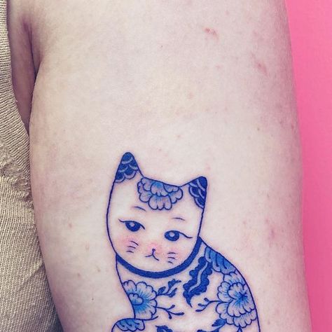 germ on Instagram: "it's kool to be back ❤️‍🔥 Chinese porcelain cat and Japanese lucky cat for Jem, thank you for trusting me with your first tattoos! #qttr" Chinese Porcelain Tattoo, Lucky Cat Tattoo Design, Lucky Cat Paw Tattoo, Omamori Tattoo Design Cat, Porcelain Tattoo, Cute Lucky Cat Tattoo, First Tattoos, Lucky Cat Tattoo, Lucky Japanese Cat