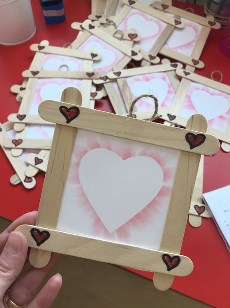 Valentines Day For Him, Reindeer Craft, Valentine Crafts For Kids, Mothers Day Crafts For Kids, Popsicle Stick Crafts, Mors Dag, Mothers Day Crafts, Popsicle Sticks, St Valentin