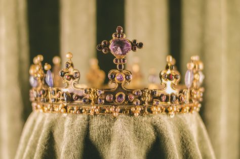 Bohemian Crown, Royal Jewels, 14th Century, Tiaras And Crowns, Middle Ages, Munich, Tiara, Denmark, Crown Jewelry