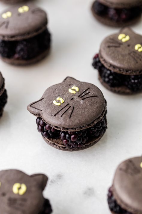 Blackberry Cat Macarons - Posh Little Designs Cat Macarons, Dark Chocolate Ganache Recipe, Chocolate Ganache Recipe, Black Food Coloring, Dark Chocolate Ganache, Macaron Cookies, Ganache Recipe, French Macaron, Halloween Food Treats