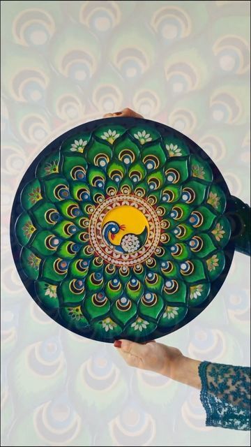 Lippan Artwork, Rangoli Mandala, Dish Painting, Lippon Art, Mirror Canvas Art, Lipan Art, Mud Art, Diy Baby Room Decor, Mosaic Art Diy