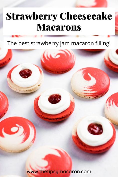 Macaron Recipe Flavors, Macarons Filling Recipe, Cheesecake Macarons, Macaroon Filling, Macaroons Flavors, Strawberry Macaroons, French Macaroon Recipes, Strawberry Macaron, Macaron Filling