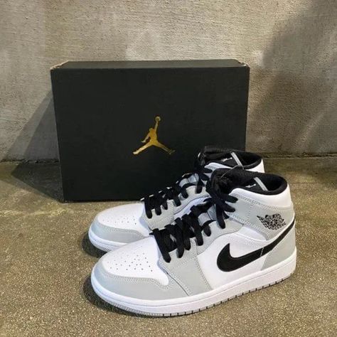 Nike Air Gray, Air Jordan 1 Grey Outfit, Air Jordan 1 Mid Grey, Gray Nike Shoes, Nike Shoes Air Force, Nike Shoes Girls, Jordan Shoes Girls, Jordan Shoes Retro, Gray Nike