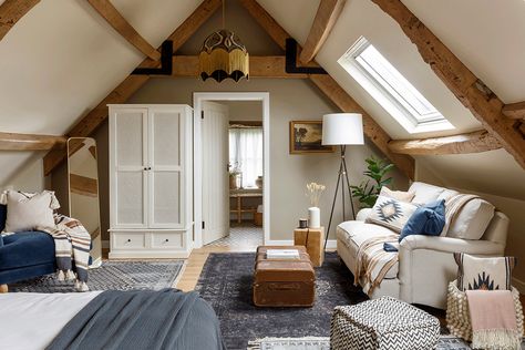 Cotswold Barn Stay - Run For The Hills Chic Workspace, Timber Shelves, Country Retreat, Attic Bedroom, Attic Rooms, Loft Conversion, The Cotswolds, Grown Ups, Dining Table Design