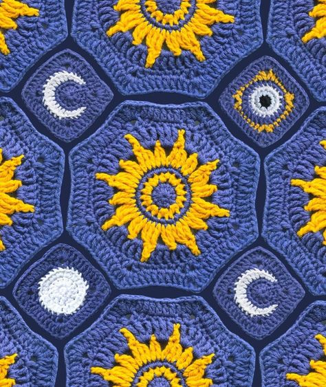 Crochet Granny Square - Crochet Motif - Crochet Patterns - Crochet Projects - Crochet Craft Crochet Granny Square Tutorial, Granny Square Tutorial, Granny Square Projects, Granny Square Crochet Patterns Free, Crochet Blanket Designs, Hand Crafts, Crochet Design Pattern, Crochet Granny Square, Crochet Square Patterns