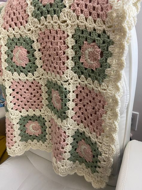 Coquette Granny Square, Crescent Moon Granny Square, Granny Square Blanket Aesthetic, Aesthetic Crochet Blanket, Moon Granny Square, Granny Square Pillow, Cute Crochet Blanket, Big Granny Square Blanket, Mushroom Granny Square