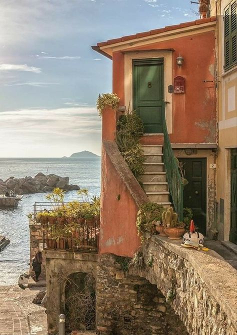 Italian Aesthetic, Italian Village, Italy Aesthetic, Italian Summer, Northern Italy, Pretty Places, Travel Aesthetic, Summer Aesthetic, Sicily