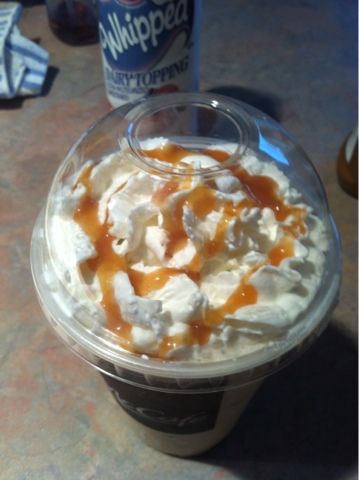 Mcdonalds Caramel Frappe Recipe, Mcdonalds Pancake Recipe, Frappe Recipe Mcdonalds, Homemade Mcdonalds, Mcdonalds Breakfast Sauce, Mcdonalds Caramel Frappe, Aesthetic Mcdonalds, Carmel Frappe, Caramel Frappe Recipe