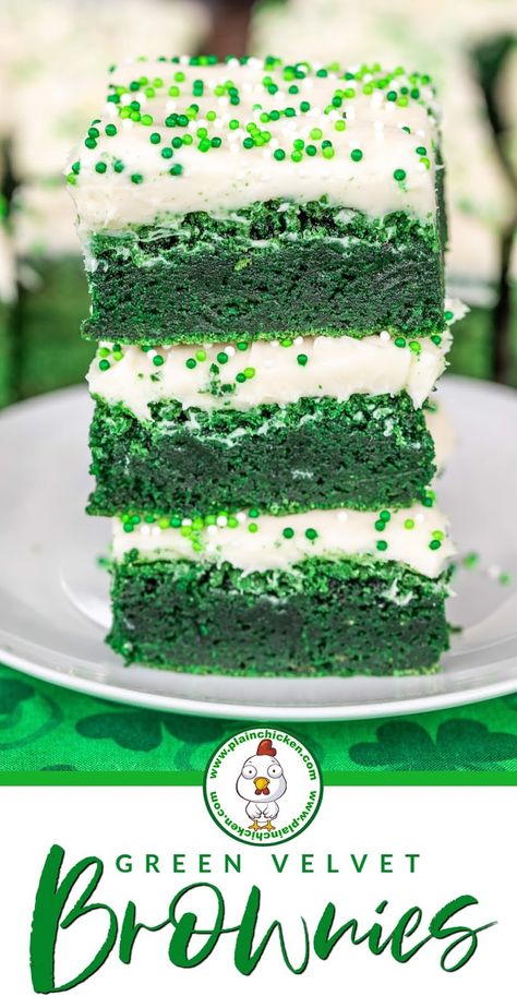 Green Velvet Brownies, St Patricks Desserts, Brownies With Cream Cheese Frosting, Brownies With Cream Cheese, St Patricks Food, St Patrick Day Snacks, Sant Patrick, Velvet Brownies, St Patrick Day Treats