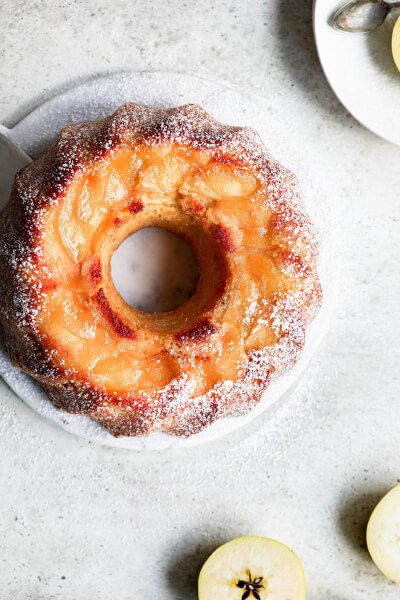 Apple Bunt Cake, Apple Yogurt Cake, Frozen Yogurt Cake, Yogurt Bundt Cake, Spring Baking Recipes, French Yogurt, French Yogurt Cake, Apple Yogurt, Moist Apple Cake