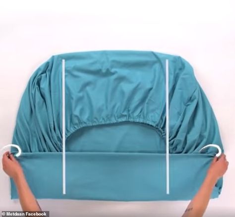 How to fold bedsheets: Expert shares the clever way you can fold even the most awkward items Folding Fitted Sheets, Wardrobe Space, Easy Diy Hacks, Shirt Folding, How To Fold Towels, Clothes Organization Diy, Fitted Bed Sheets, Diy Clothes Life Hacks, Folding Clothes