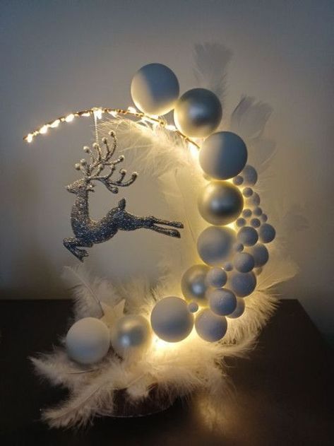 80+ Stunning DIY Cozy Winter Decor Ideas for Christmas and Beyond | HubPages Julkransar Diy, Cozy Winter Decor, Christmas Candle Decorations, Christmas Centerpieces Diy, Easy Christmas Decorations, Christmas Potpourri, Diy Christmas Decorations Easy, Holiday Crafts Christmas, Christmas Crafts Decorations