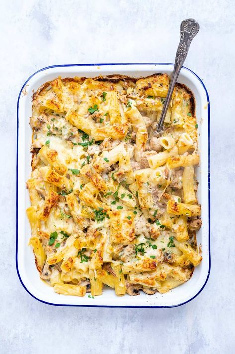 Tuna Pasta Casserole, Salmon Pasta Bake, Tuna Pasta Bake Recipe, Creamy Tuna Pasta Bake, Easy Tuna Recipes, Tuna Bake, Tuna Dishes, Creamy Tuna Pasta, Tuna Pasta Bake