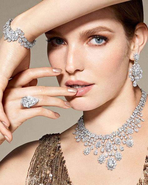 Graff | Extraordinary Fine Diamond Jewellery and Swiss Watches Jewelry Shoot Ideas, Graff Diamonds, Mini Bracelet, Expensive Diamond, The Bling Ring, High Fashion Jewelry, Jewelry Photoshoot, White Stones, Fine Diamond Jewelry