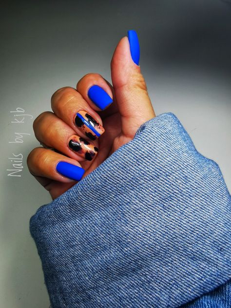 Nail Design On Blue Nails, Natural Nails Gel Manicure, Gelx Inspo Nails Almond, Short Dip Nail Designs, Tabitha Brown Nails, Royal Blue And Orange Nails, Square Gel Nail Designs, Nails For Concert, Eccentric Nails