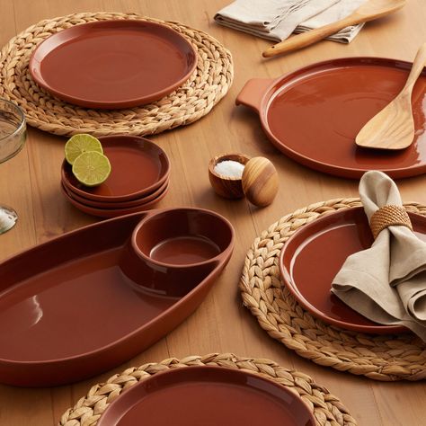 Terracotta Interior Design, Terracotta Decor, Terra Cotta Pottery, Mexican Dinner, Welcome To My House, Chip And Dip, Gadgets Kitchen Cooking, Stoneware Dinnerware Sets, Appetizer Plates