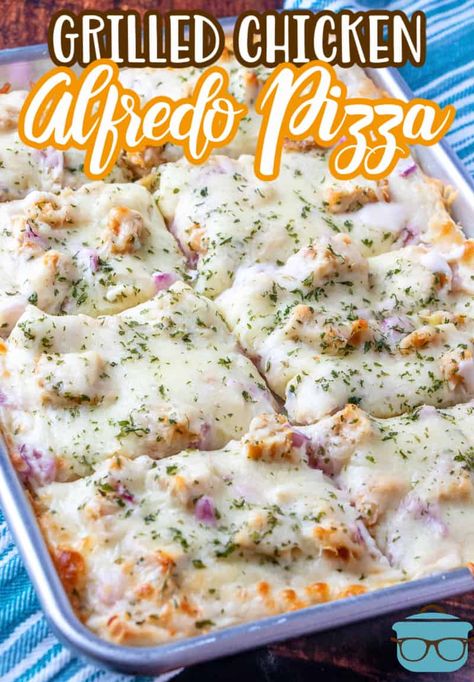 Chicken Alfredo Pizza Recipe, Alfredo Pizza Recipe, Blackstone Pizza, Grilled Chicken Alfredo, Pizza Video, Chicken Alfredo Pizza, Alfredo Pizza, Italian Stallion, Pizza Ideas