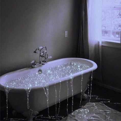 Shimmer Aesthetic, Glitter Bathroom, Bathtub Aesthetic, Bath Aesthetic, Dark Bathrooms, Boujee Aesthetic, Bad And Boujee, Dark Romantic, Escape Reality