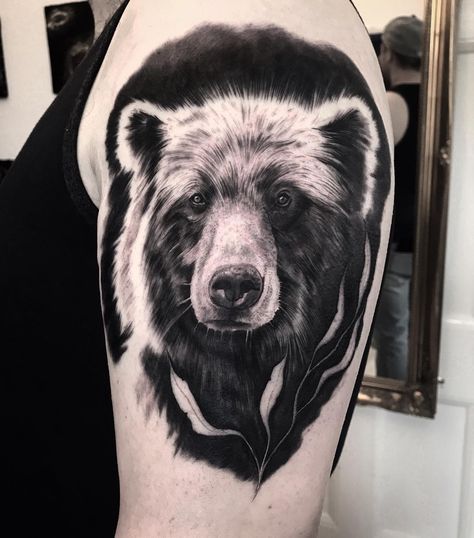 Bear Shoulder Tattoo, Tattoo Ideas Bear, Bear Cub Tattoo, Aviation Tattoo, Cub Tattoo, Grizzly Bear Tattoos, Black Bear Tattoo, Tattoo Realism, Cubs Tattoo