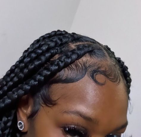 ☥. Edges Hair Braids, Edges With Braids Hairstyles, Edges Braids For Black Women, Different Edges Styles For Braids, Edge Styles With Braids, Edges On Box Braids, Braids With Baby Hair Edges, Pretty Edges With Braids, Braid With Edges