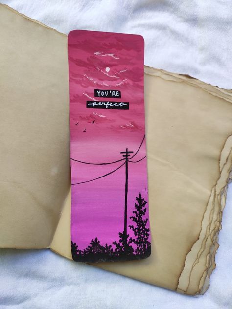 Aesthetic Bookmarks Painting, Cute Homemade Bookmarks, Book Mark Ideas Aesthetic, Aesthetic Bookmarks Design, Aesthetic Bookmarks Diy, Book Mark Painting, Artistic Bookmarks, Bookmarks Handmade Aesthetic, Bookmark Painting Ideas